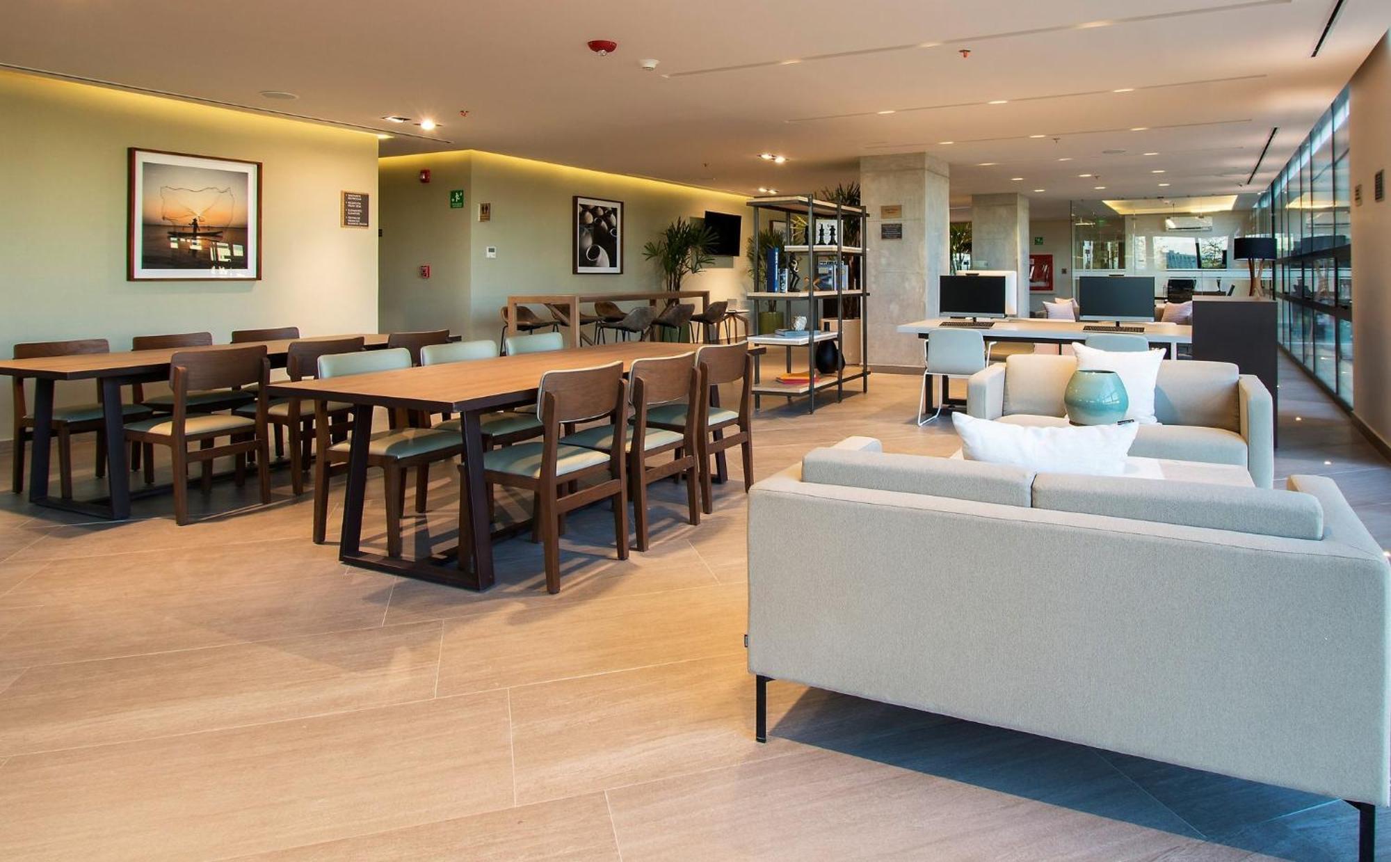 Staybridge Suites - Guadalajara Novena By Ihg Ngoại thất bức ảnh