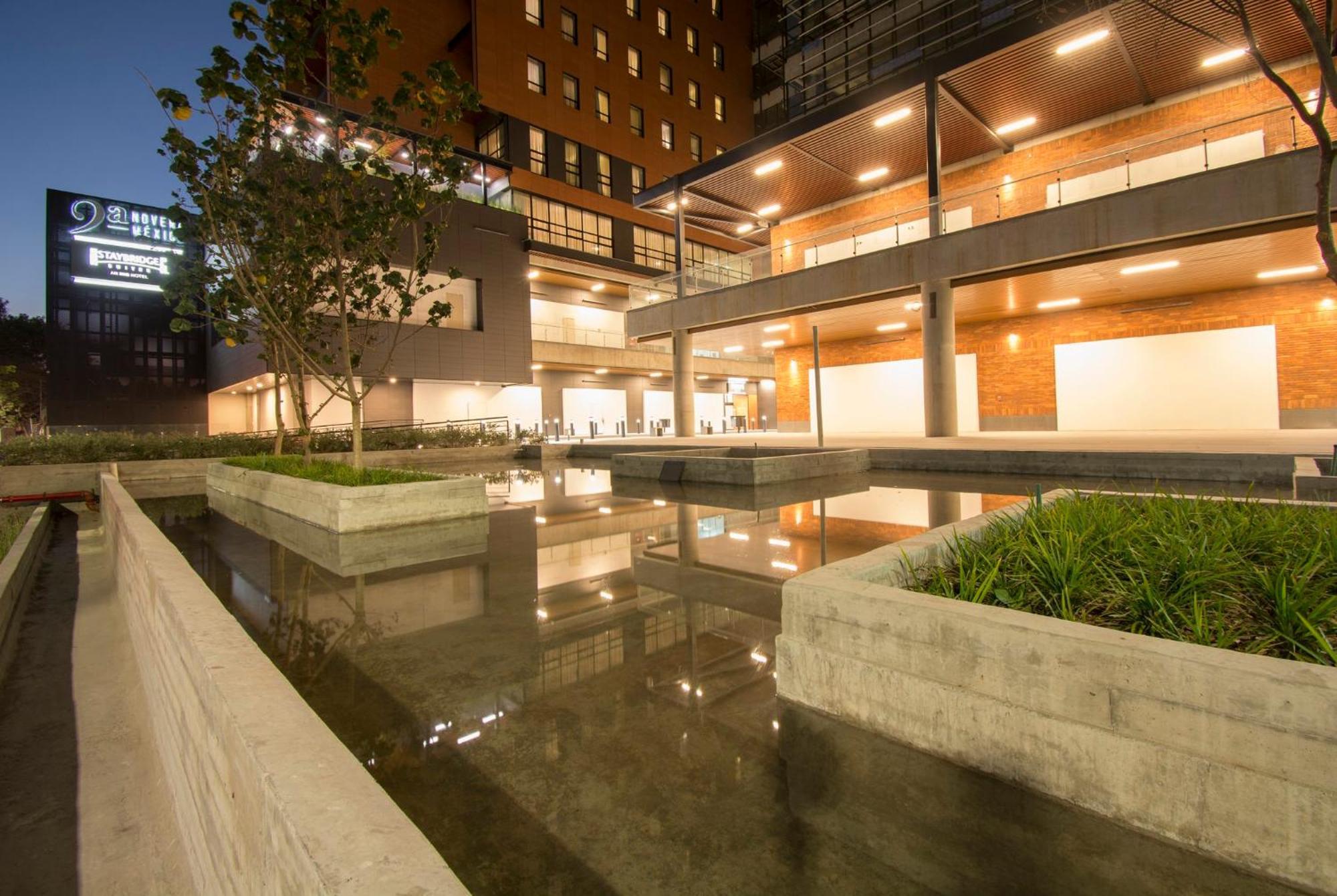 Staybridge Suites - Guadalajara Novena By Ihg Ngoại thất bức ảnh