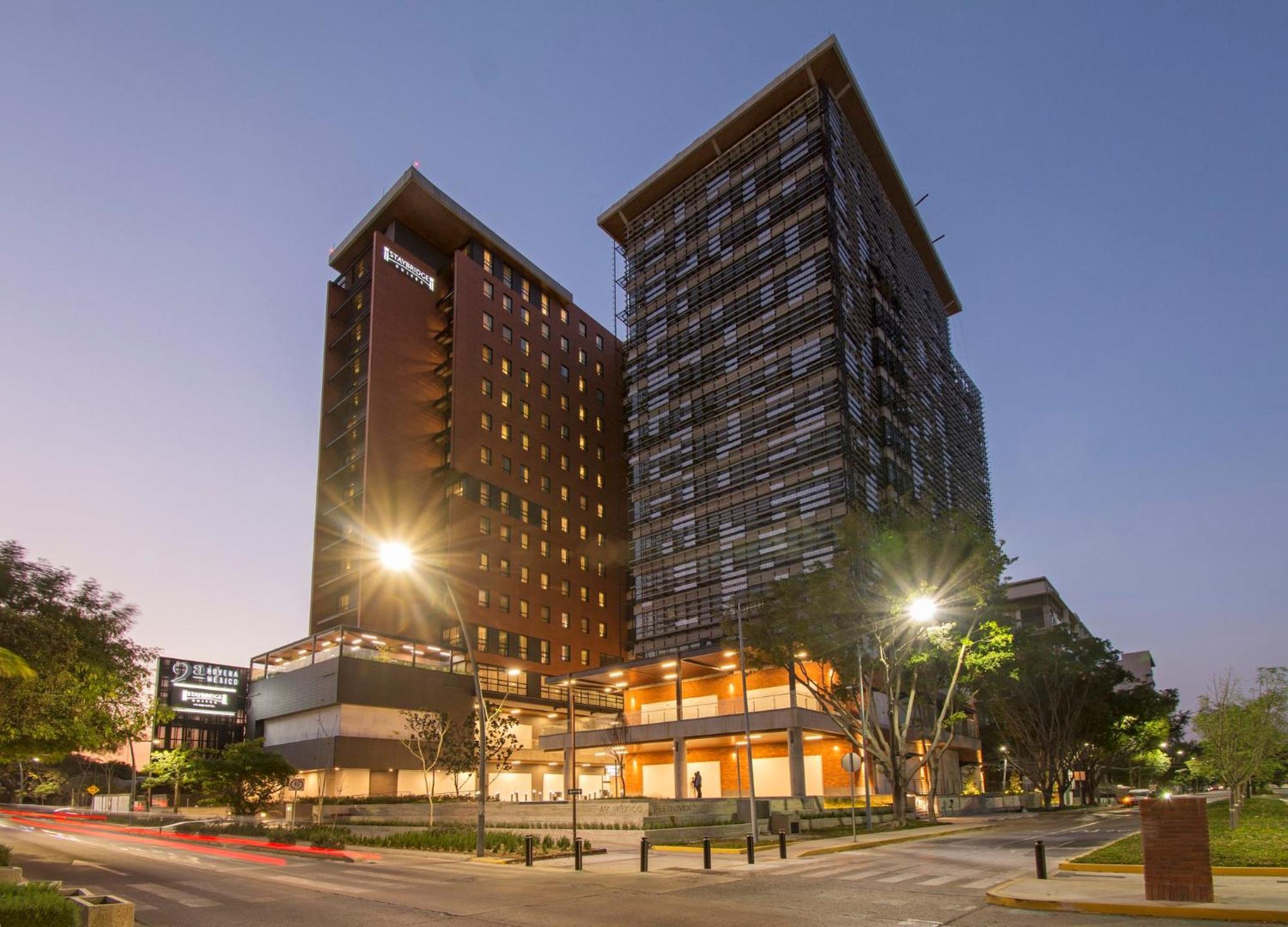 Staybridge Suites - Guadalajara Novena By Ihg Ngoại thất bức ảnh