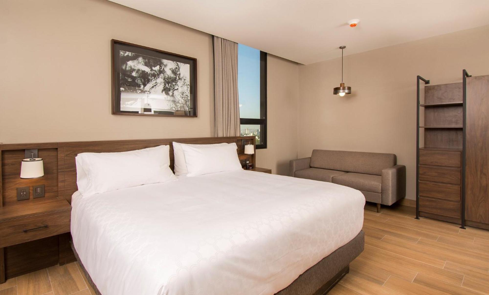 Staybridge Suites - Guadalajara Novena By Ihg Ngoại thất bức ảnh