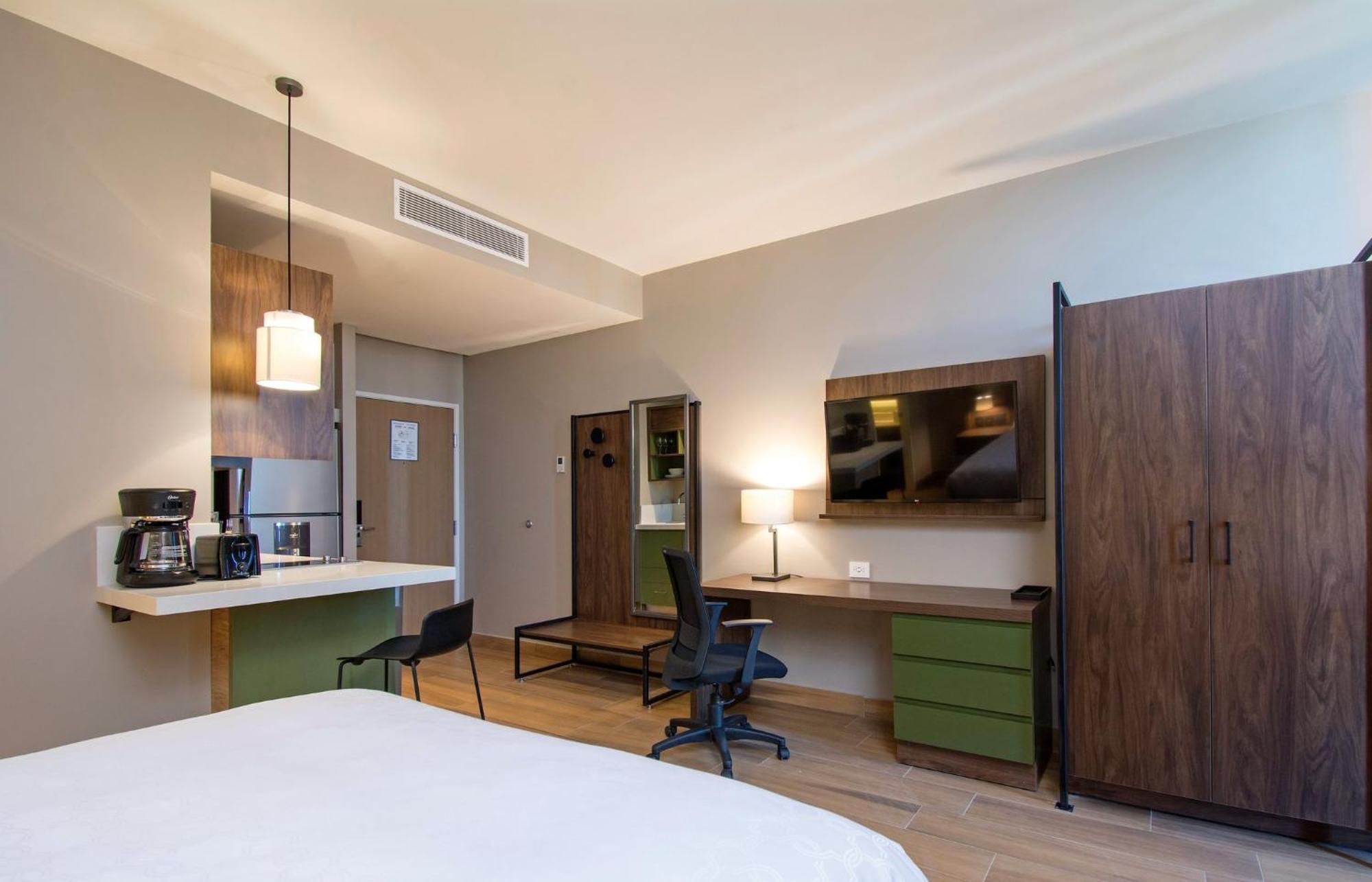 Staybridge Suites - Guadalajara Novena By Ihg Ngoại thất bức ảnh