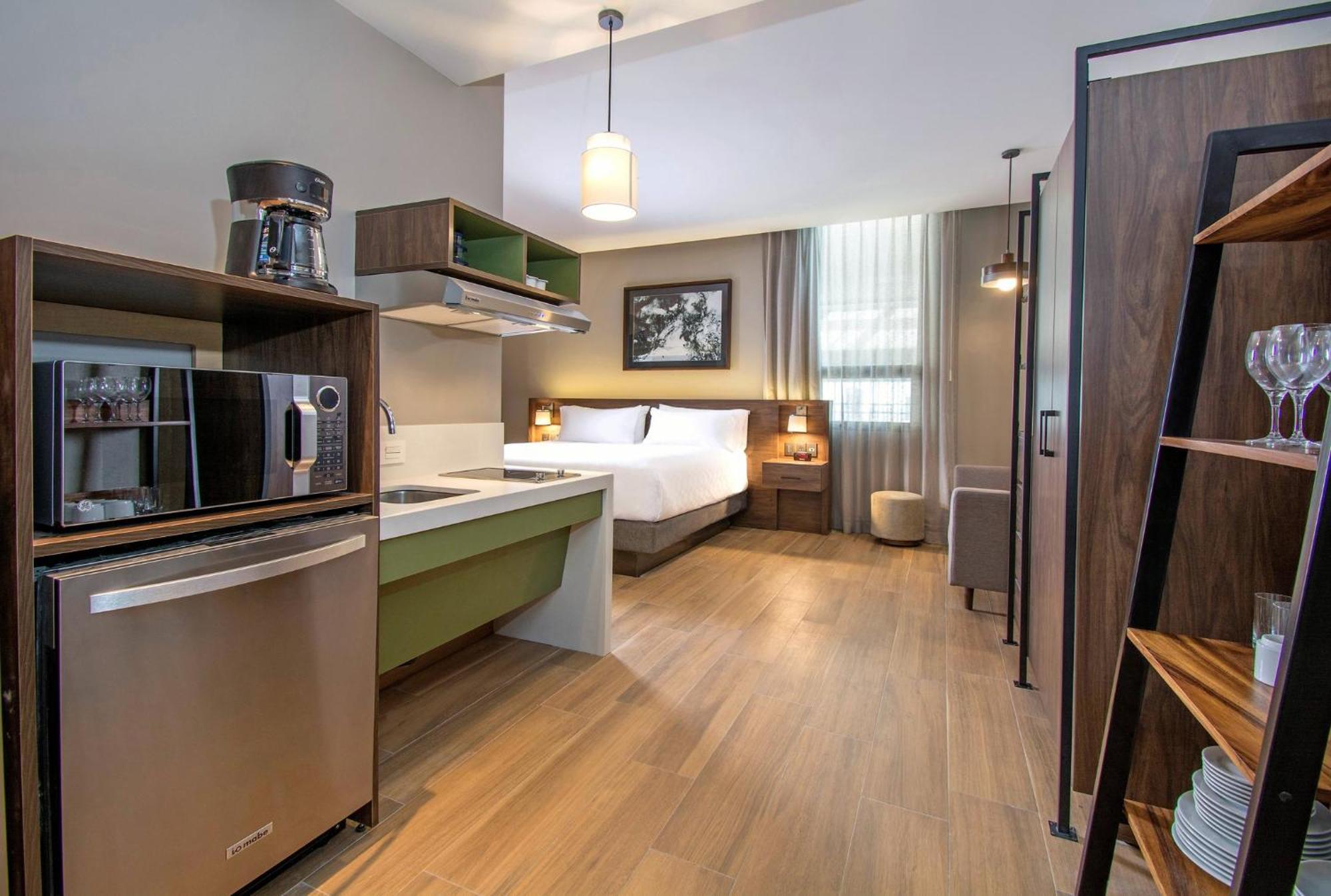 Staybridge Suites - Guadalajara Novena By Ihg Ngoại thất bức ảnh